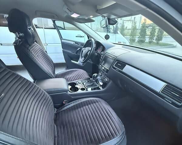 Черный Фольксваген Туарег, объемом двигателя 2.97 л и пробегом 285 тыс. км за 23500 $, фото 28 на Automoto.ua