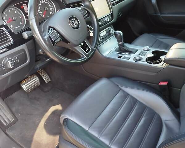 Чорний Фольксваген Туарег, об'ємом двигуна 2.97 л та пробігом 234 тис. км за 28200 $, фото 6 на Automoto.ua