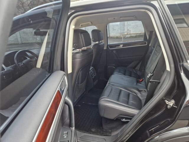 Чорний Фольксваген Туарег, об'ємом двигуна 3 л та пробігом 242 тис. км за 23000 $, фото 13 на Automoto.ua