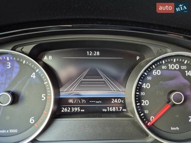 Черный Фольксваген Туарег, объемом двигателя 3 л и пробегом 263 тыс. км за 29000 $, фото 28 на Automoto.ua