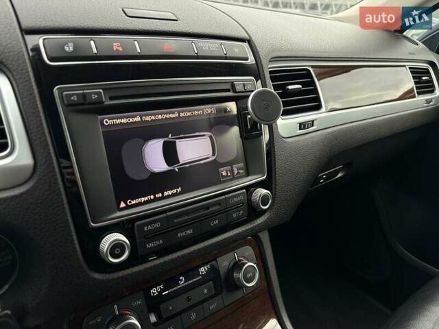 Черный Фольксваген Туарег, объемом двигателя 2.97 л и пробегом 270 тыс. км за 21700 $, фото 12 на Automoto.ua