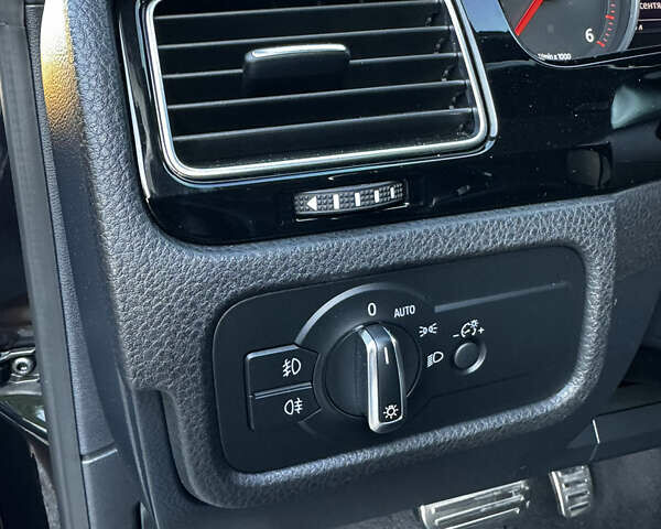 Черный Фольксваген Туарег, объемом двигателя 2.97 л и пробегом 202 тыс. км за 30000 $, фото 24 на Automoto.ua