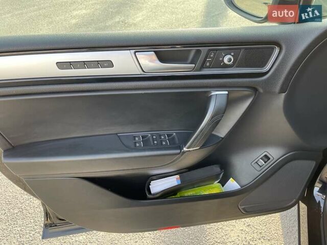 Фольксваген Туарег 2015 в Виннице на Automoto.ua Черный Фольксваген Туарег, объемом двигателя 2.97 л и пробегом 172 тыс. км за 25000 $, фото 29 на Automoto.ua
