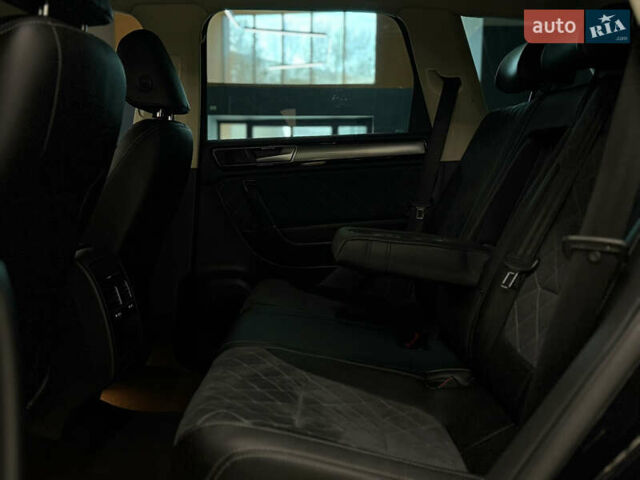 Черный Фольксваген Туарег, объемом двигателя 3 л и пробегом 258 тыс. км за 24799 $, фото 9 на Automoto.ua