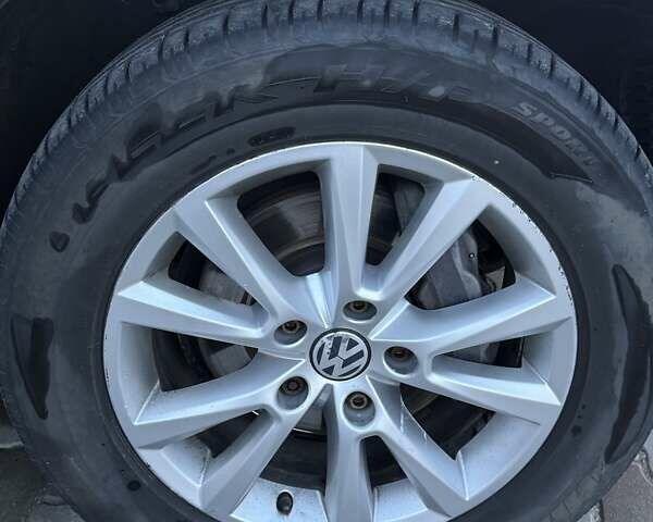 Черный Фольксваген Туарег, объемом двигателя 2.97 л и пробегом 285 тыс. км за 23500 $, фото 22 на Automoto.ua