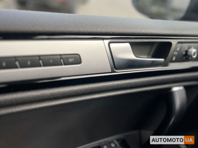 Черный Фольксваген Туарег, объемом двигателя 3 л и пробегом 129 тыс. км за 27500 $, фото 9 на Automoto.ua