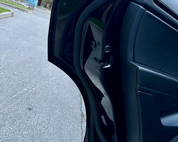 Черный Фольксваген Туарег, объемом двигателя 2.97 л и пробегом 267 тыс. км за 19900 $, фото 73 на Automoto.ua