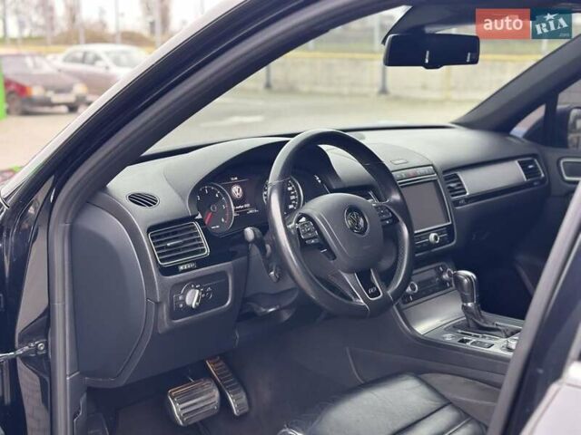 Чорний Фольксваген Туарег, об'ємом двигуна 3 л та пробігом 246 тис. км за 27700 $, фото 16 на Automoto.ua