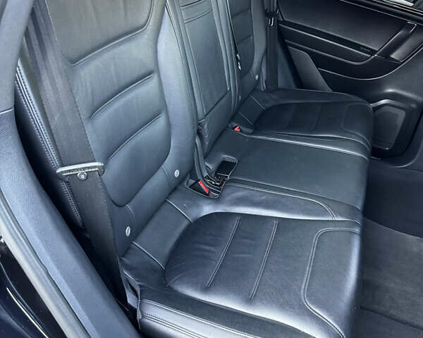 Черный Фольксваген Туарег, объемом двигателя 2.97 л и пробегом 202 тыс. км за 30000 $, фото 43 на Automoto.ua