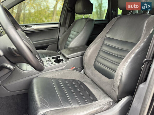 Черный Фольксваген Туарег, объемом двигателя 3 л и пробегом 237 тыс. км за 24900 $, фото 22 на Automoto.ua