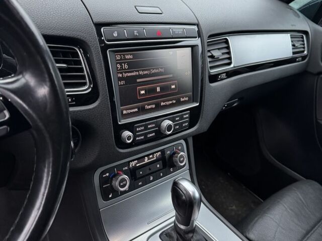 Чорний Фольксваген Туарег, об'ємом двигуна 3 л та пробігом 275 тис. км за 26000 $, фото 10 на Automoto.ua