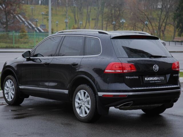 Черный Фольксваген Туарег, объемом двигателя 3 л и пробегом 241 тыс. км за 22500 $, фото 3 на Automoto.ua