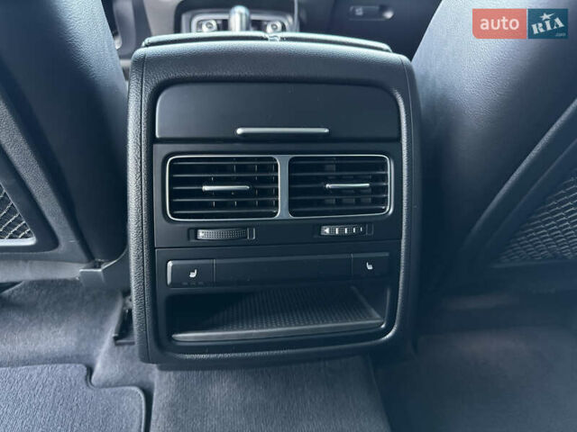 Черный Фольксваген Туарег, объемом двигателя 2.97 л и пробегом 202 тыс. км за 30000 $, фото 40 на Automoto.ua