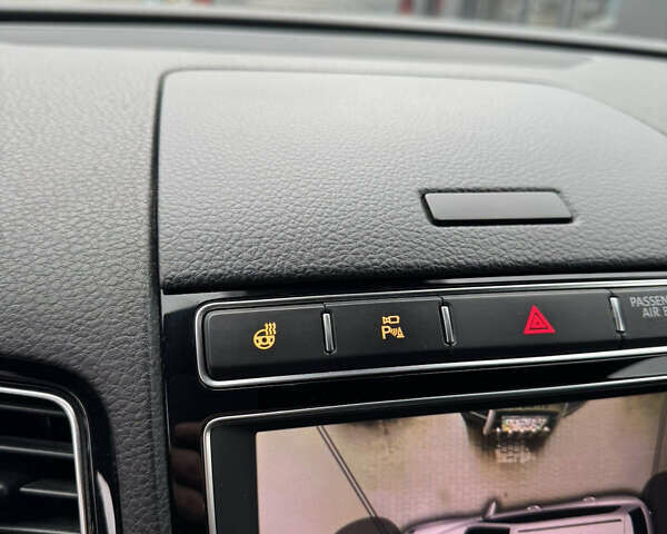 Черный Фольксваген Туарег, объемом двигателя 2.97 л и пробегом 275 тыс. км за 26000 $, фото 14 на Automoto.ua