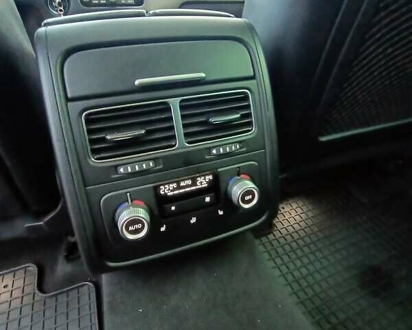 Черный Фольксваген Туарег, объемом двигателя 3 л и пробегом 204 тыс. км за 26500 $, фото 3 на Automoto.ua