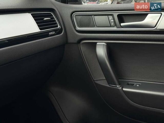 Черный Фольксваген Туарег, объемом двигателя 3.6 л и пробегом 220 тыс. км за 16900 $, фото 41 на Automoto.ua