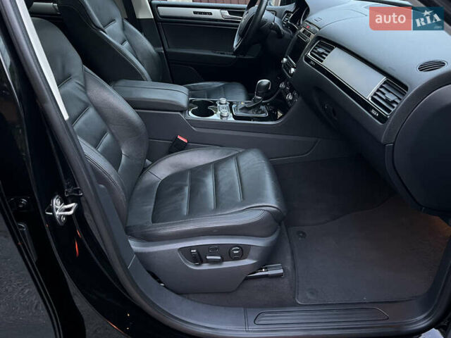 Черный Фольксваген Туарег, объемом двигателя 2.97 л и пробегом 267 тыс. км за 19900 $, фото 36 на Automoto.ua