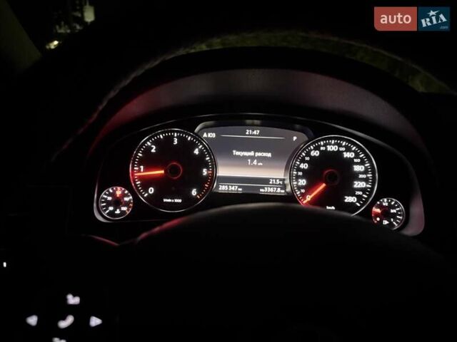Черный Фольксваген Туарег, объемом двигателя 2.97 л и пробегом 285 тыс. км за 23500 $, фото 36 на Automoto.ua