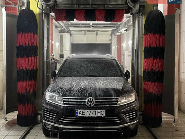 Черный Фольксваген Туарег, объемом двигателя 3.6 л и пробегом 120 тыс. км за 26600 $, фото 2 на Automoto.ua