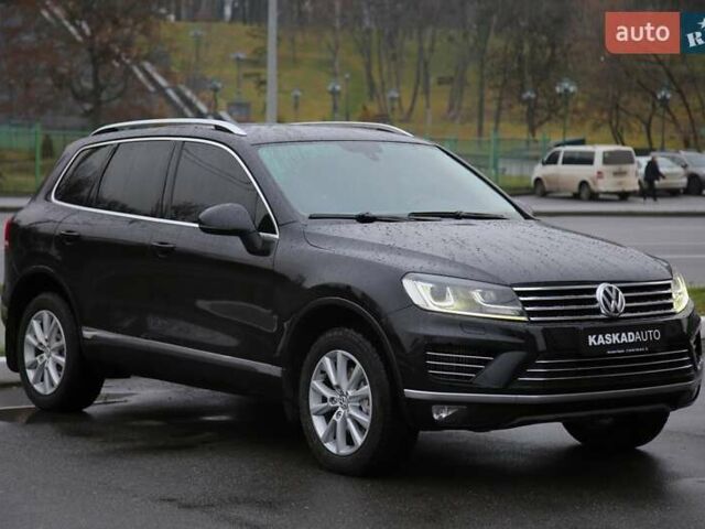 Черный Фольксваген Туарег, объемом двигателя 2.97 л и пробегом 241 тыс. км за 22500 $, фото 2 на Automoto.ua