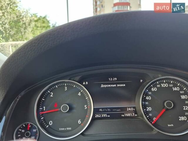 Черный Фольксваген Туарег, объемом двигателя 3 л и пробегом 263 тыс. км за 29000 $, фото 31 на Automoto.ua