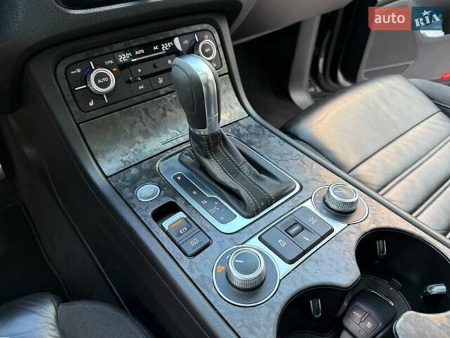 Черный Фольксваген Туарег, объемом двигателя 4.13 л и пробегом 195 тыс. км за 31990 $, фото 27 на Automoto.ua