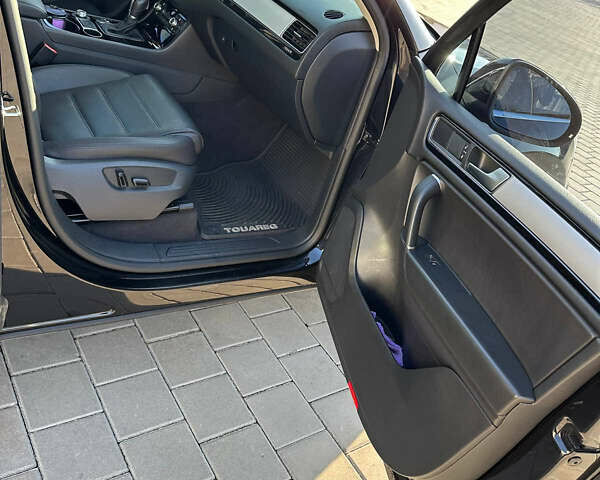 Черный Фольксваген Туарег, объемом двигателя 3 л и пробегом 235 тыс. км за 21500 $, фото 13 на Automoto.ua