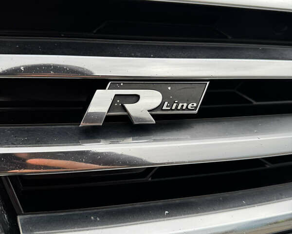 Черный Фольксваген Туарег, объемом двигателя 2.97 л и пробегом 275 тыс. км за 26000 $, фото 33 на Automoto.ua