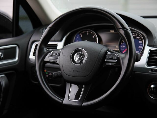 Черный Фольксваген Туарег, объемом двигателя 3 л и пробегом 241 тыс. км за 22500 $, фото 13 на Automoto.ua