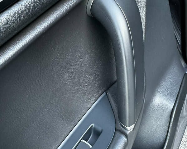 Черный Фольксваген Туарег, объемом двигателя 2.97 л и пробегом 202 тыс. км за 30000 $, фото 37 на Automoto.ua