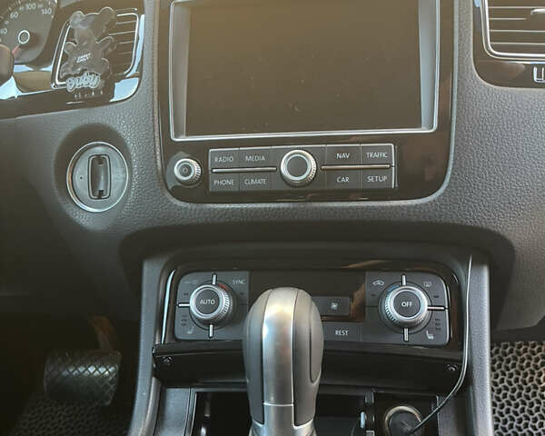 Черный Фольксваген Туарег, объемом двигателя 2.97 л и пробегом 195 тыс. км за 25900 $, фото 33 на Automoto.ua