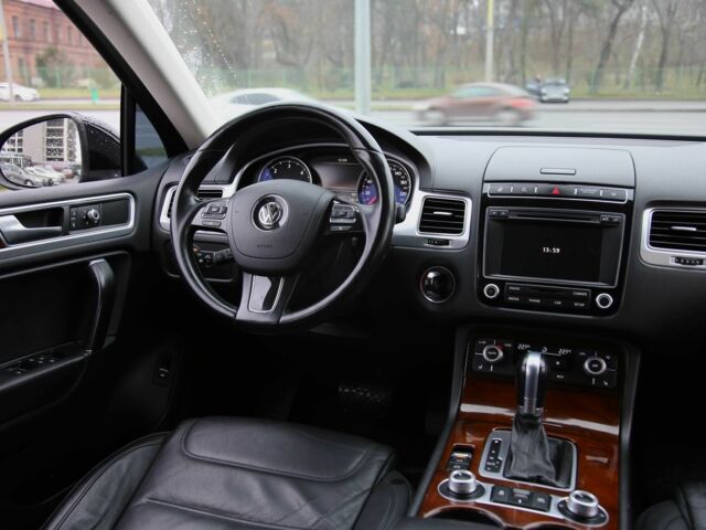 Черный Фольксваген Туарег, объемом двигателя 3 л и пробегом 241 тыс. км за 22500 $, фото 10 на Automoto.ua