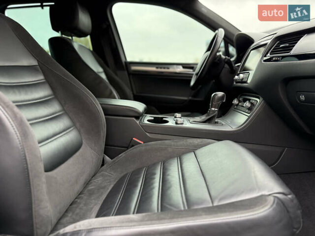 Черный Фольксваген Туарег, объемом двигателя 3 л и пробегом 237 тыс. км за 24900 $, фото 16 на Automoto.ua