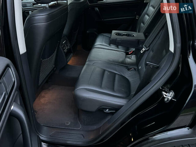 Черный Фольксваген Туарег, объемом двигателя 2.97 л и пробегом 267 тыс. км за 19900 $, фото 32 на Automoto.ua