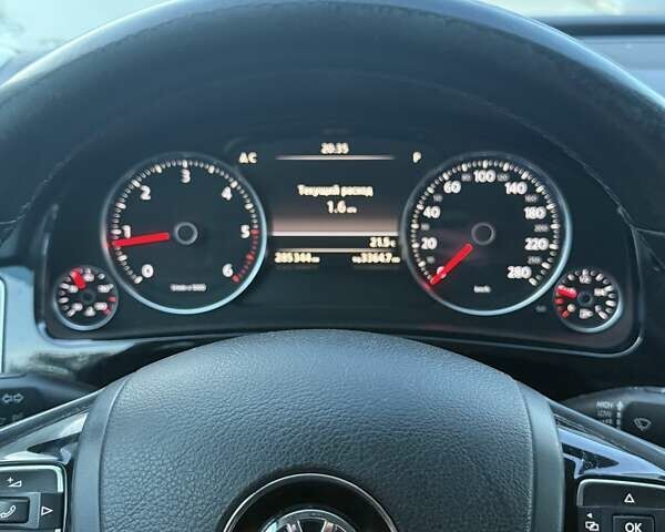 Черный Фольксваген Туарег, объемом двигателя 2.97 л и пробегом 285 тыс. км за 23500 $, фото 26 на Automoto.ua