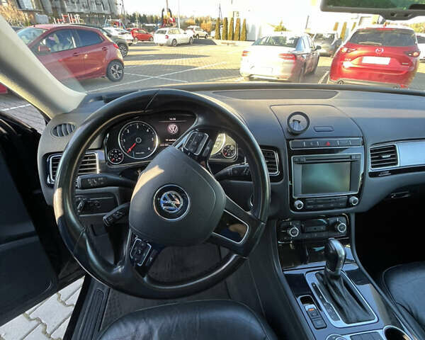 Черный Фольксваген Туарег, объемом двигателя 2.97 л и пробегом 225 тыс. км за 27500 $, фото 11 на Automoto.ua