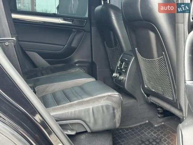 Чорний Фольксваген Туарег, об'ємом двигуна 3 л та пробігом 246 тис. км за 27700 $, фото 32 на Automoto.ua