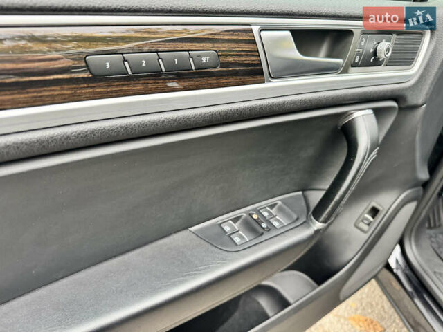 Черный Фольксваген Туарег, объемом двигателя 3 л и пробегом 238 тыс. км за 23700 $, фото 31 на Automoto.ua