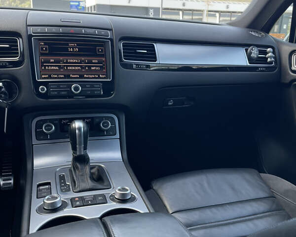 Черный Фольксваген Туарег, объемом двигателя 3 л и пробегом 266 тыс. км за 27990 $, фото 21 на Automoto.ua