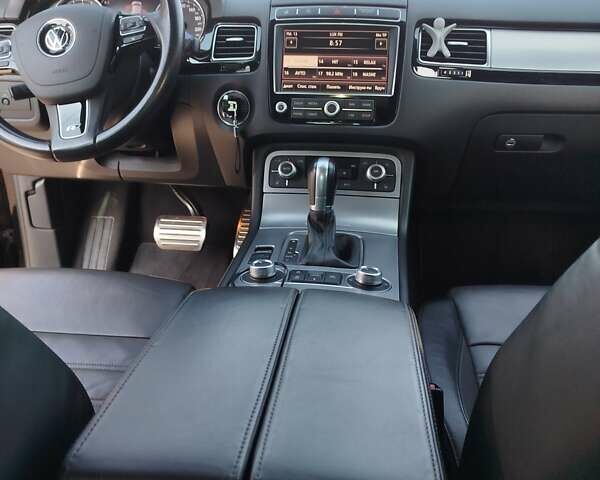 Чорний Фольксваген Туарег, об'ємом двигуна 2.97 л та пробігом 234 тис. км за 28200 $, фото 4 на Automoto.ua