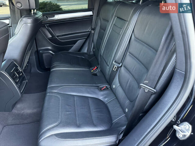 Черный Фольксваген Туарег, объемом двигателя 2.97 л и пробегом 202 тыс. км за 30000 $, фото 39 на Automoto.ua