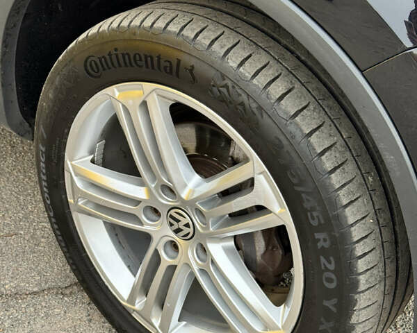 Черный Фольксваген Туарег, объемом двигателя 3 л и пробегом 238 тыс. км за 23700 $, фото 41 на Automoto.ua