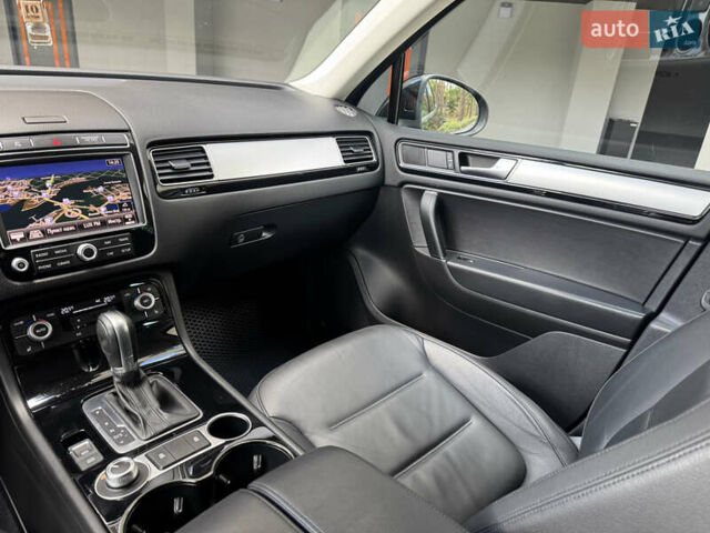 Чорний Фольксваген Туарег, об'ємом двигуна 2.97 л та пробігом 194 тис. км за 22499 $, фото 30 на Automoto.ua