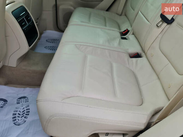 Чорний Фольксваген Туарег, об'ємом двигуна 3 л та пробігом 185 тис. км за 32999 $, фото 6 на Automoto.ua