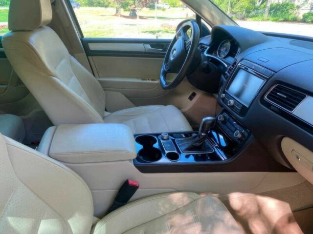 Черный Фольксваген Туарег, объемом двигателя 3 л и пробегом 76 тыс. км за 5200 $, фото 6 на Automoto.ua