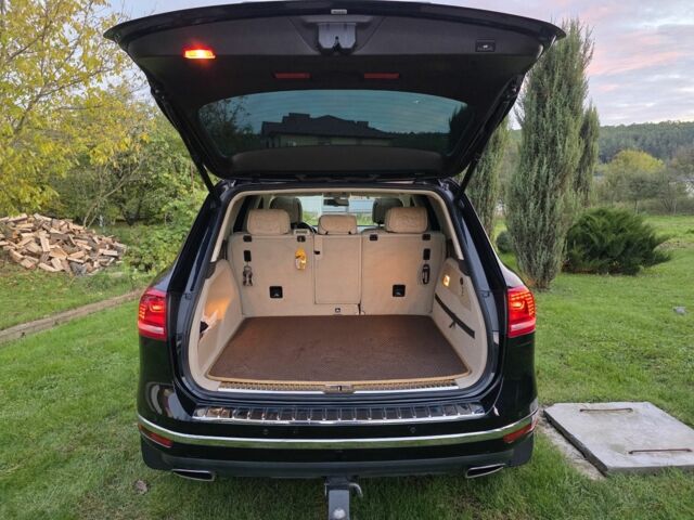 Черный Фольксваген Туарег, объемом двигателя 3 л и пробегом 181 тыс. км за 26000 $, фото 5 на Automoto.ua