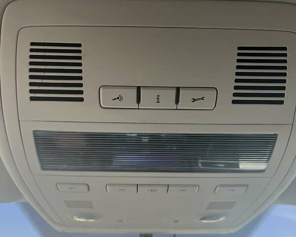 Черный Фольксваген Туарег, объемом двигателя 2.97 л и пробегом 195 тыс. км за 25900 $, фото 30 на Automoto.ua