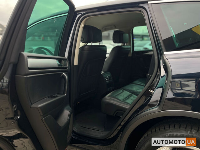 Черный Фольксваген Туарег, объемом двигателя 3 л и пробегом 129 тыс. км за 27500 $, фото 25 на Automoto.ua