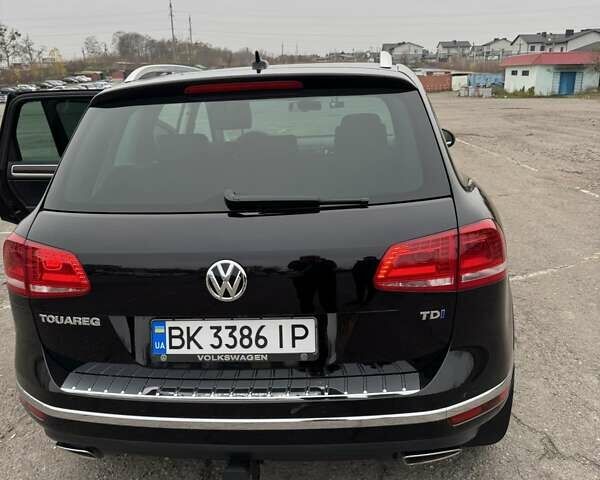 Черный Фольксваген Туарег, объемом двигателя 3 л и пробегом 272 тыс. км за 25000 $, фото 4 на Automoto.ua