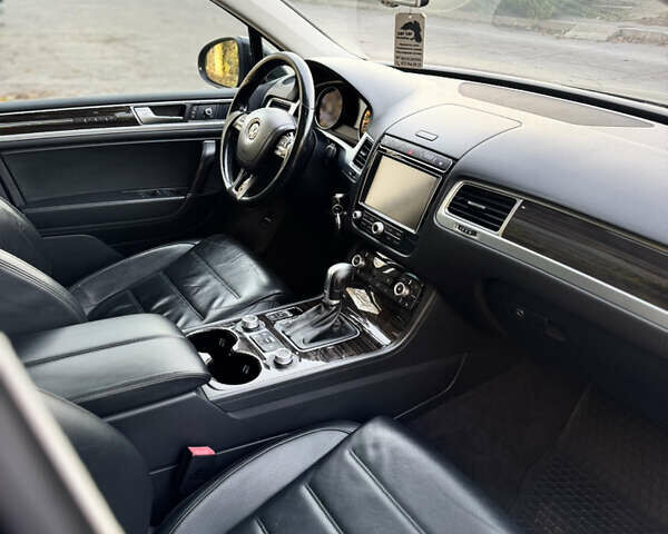 Черный Фольксваген Туарег, объемом двигателя 3 л и пробегом 238 тыс. км за 23700 $, фото 26 на Automoto.ua